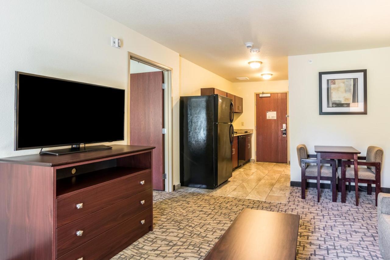 Cobblestone Hotel & Suites - Greenville Esterno foto