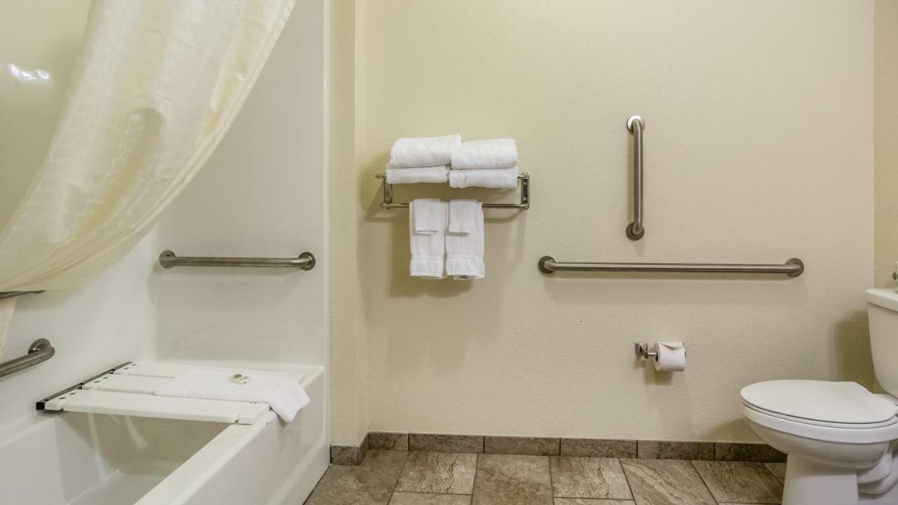 Cobblestone Hotel & Suites - Greenville Esterno foto